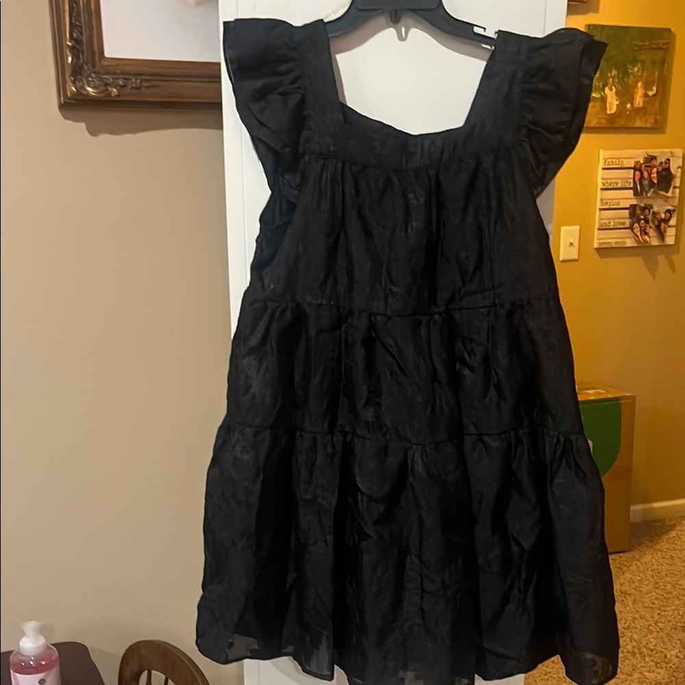 Entro Elegant Black Textured Dress
